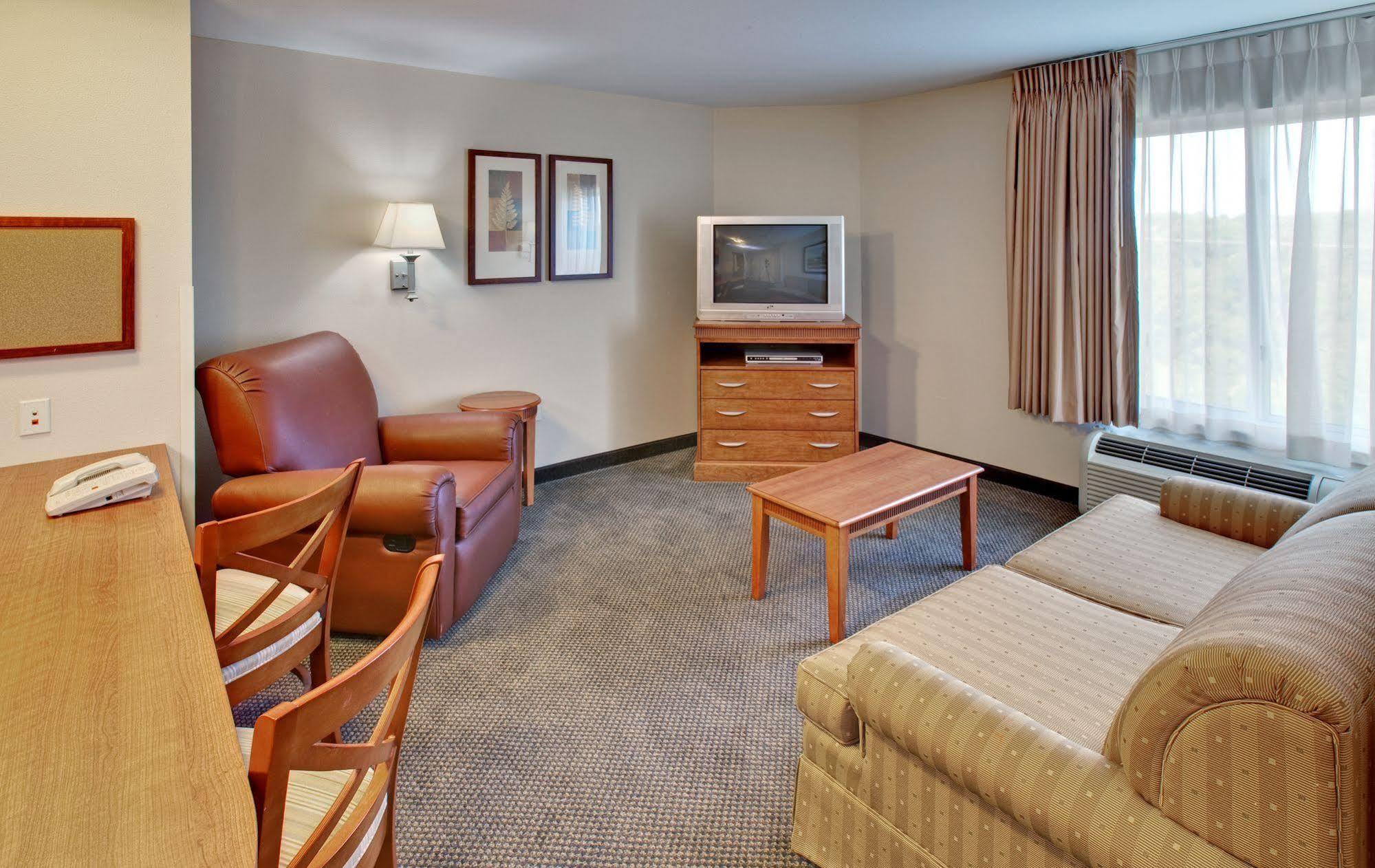 Candlewood Suites Lincoln By Ihg Esterno foto